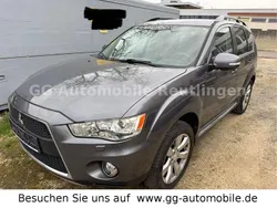 Grau Gebraucht 2011 Mitsubishi Outlander Intense SUV | 3.999 €