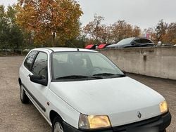 Weiß Gebraucht 1994 Renault Clio Kleinwagen | 2.690 €