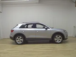 Grau Gebraucht 2022 Audi Q3 Advanced SUV | 29.980 € (Guter Preis)