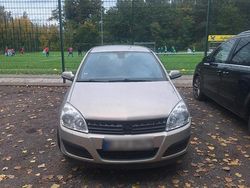 Grau Gebraucht 2007 Opel Astra Kleinwagen | 4.200 €