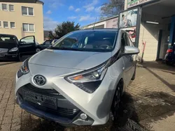 Silber Gebraucht 2018 Toyota Aygo x-sky Kleinwagen | 8.200 € (Fairer Preis)