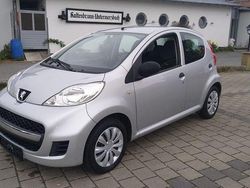 Silber Gebraucht 2010 Peugeot 107 Filou Kleinwagen | 2.300 € (Fairer Preis)