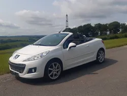 Weiß Gebraucht 2011 Peugeot 207 CC Premium Cabrio | 4.990 € (Fairer Preis)