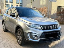 Grau Gebraucht 2023 Suzuki Vitara Comfort+ SUV | 19.999 € (Superpreis)