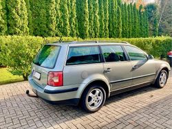 Grau Gebraucht 2004 VW Passat Kombi | 750 € (Superpreis)