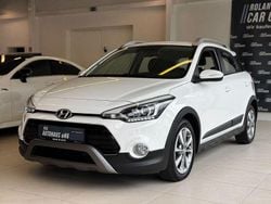 Weiß Gebraucht 2016 Hyundai i20 Active SUV | 8.940 € (Fairer Preis)