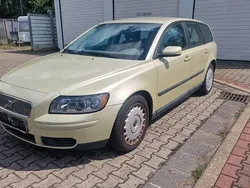 Grün Gebraucht 2004 Volvo V50 Kinetic Kombi | 2.599 € (Guter Preis)