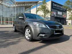 Grau Gebraucht 2010 Kia Ceed Spirit Limousine | 3.850 € (Guter Preis)