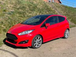 Rot Gebraucht 2017 Ford Fiesta ST-Line Kleinwagen | 8.500 € (Superpreis)