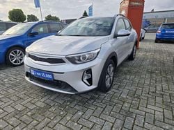 Seidensilber met. (metallic) Gebraucht 2023 Kia Stonic Vision SUV | 16.975 € (Guter Preis)