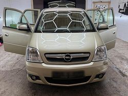 Gold Gebraucht 2007 Opel Meriva Van / Kleinbus | 2.700 € (Etwas zu teuer)