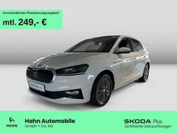 Moonweiss metallic met. Gebraucht 2024 Skoda Fabia Drive Limousine | 21.640 € (Fairer Preis)