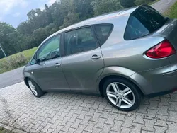 Grau Gebraucht 2005 Seat Toledo Kleinwagen | 1.500 €