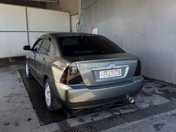 Grau Gebraucht 2004 Toyota Corolla Limousine | 7.000 €