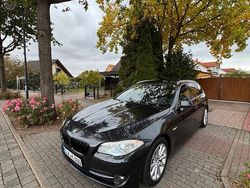 Grau Gebraucht 2011 BMW 530 Kombi | 9.500 € (Superpreis)