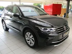 Grau Gebraucht 2022 VW Tiguan Elegance SUV | 29.990 € (Superpreis)