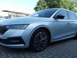 Silber Gebraucht 2021 Skoda Octavia Sport Kombi | 15.750 € (Fairer Preis)