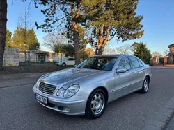 Silber Gebraucht 2004 Mercedes E220 Limousine | 6.450 € (Teuer)