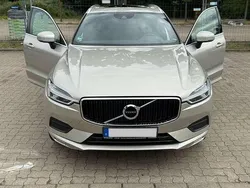 Gebraucht 2017 Volvo XC60 Momentum SUV | 28.500 € (Etwas zu teuer)