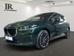 Grün Gebraucht 2023 BMW 218 Active Tourer Performance Van / Kleinbus | 33.890 € (Etwas zu teuer)