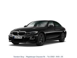 Black sapphire metallic Gebraucht 2022 BMW 330e M Sport Limousine | 35.490 € (Fairer Preis)