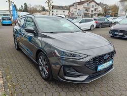 Grau Gebraucht 2023 Ford Focus ST-Line X Limousine | 26.990 € (Etwas zu teuer)
