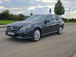 Grau Gebraucht 2015 Mercedes E300 Avantgarde Kombi | 16.000 € (Fairer Preis)