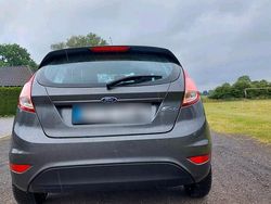 Silber Gebraucht 2016 Ford Fiesta Kleinwagen | 6.000 €