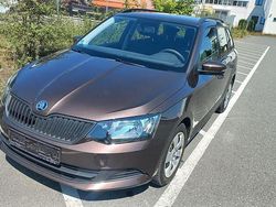 Braun Gebraucht 2017 Skoda Fabia Active Kleinwagen | 5.200 € (Teuer)