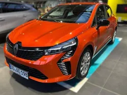 Orange Gebraucht 2024 Renault Clio V Evolution Limousine | 17.889 € (Fairer Preis)
