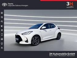 Weiß Gebraucht 2021 Toyota Yaris Hybrid Team Limousine | 18.990 € (Fairer Preis)
