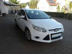 Frostweiß Gebraucht 2013 Ford Focus Ambiente Kombi | 3.900 € (Guter Preis)