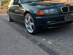 Grün Gebraucht 1999 BMW 323 Limousine | 2.300 € (Guter Preis)