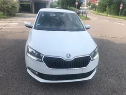 Weiß Gebraucht 2019 Skoda Fabia Cool Plus Limousine | 7.800 € (Guter Preis)