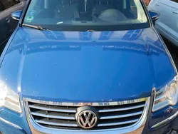 Blau Gebraucht 2010 VW Touran Highline Van / Kleinbus | 3.500 € (Superpreis)