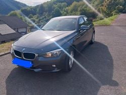 Grau Gebraucht 2014 BMW 318 Limousine | 9.990 € (Guter Preis)