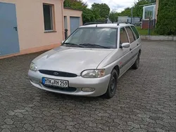 Silber Gebraucht 1998 Ford Escort Kombi | 2.600 €
