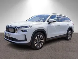Moonweiss metallic Gebraucht 2024 Skoda Kodiaq Selection SUV | 50.930 € (Teuer)
