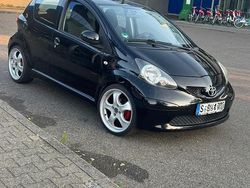 Schwarz Gebraucht 2008 Toyota Aygo Kleinwagen | 2.900 € (Fairer Preis)
