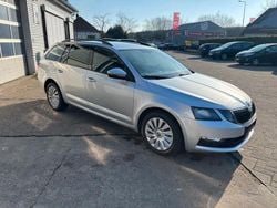 Silber Gebraucht 2019 Skoda Octavia Ambition Kombi | 7.600 € (Guter Preis)