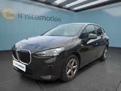 Grün Gebraucht 2024 BMW 218 Active Tourer Van / Kleinbus | 30.699 € (Superpreis)