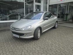 Gold metallic Gebraucht 2006 Peugeot 206 CC Roland Garros Cabrio | 6.990 €