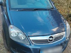 Blau Gebraucht 2011 Opel Zafira Van / Kleinbus | 2.100 € (Guter Preis)