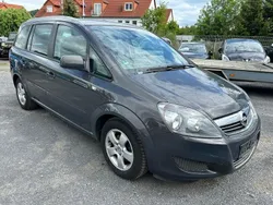 Grau Gebraucht 2013 Opel Zafira Family Van / Kleinbus | 3.850 € (Fairer Preis)