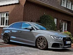 Grau Gebraucht 2017 Audi RS3 Sport Kleinwagen | 41.999 € (Fairer Preis)