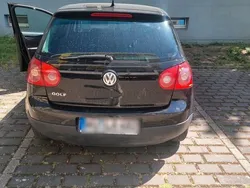 Schwarz Gebraucht 2005 VW Golf IV Kleinwagen | 1.800 € (Fairer Preis)