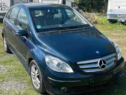 Blau Gebraucht 2006 Mercedes B200 Van / Kleinbus | 4.300 €