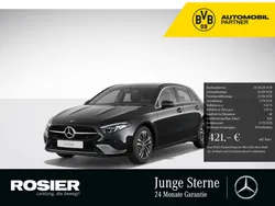 Schwarz / kosmosschwarz Gebraucht 2024 Mercedes A180 Advanced Limousine | 28.362 € (Fairer Preis)
