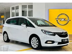 Schneeweiss/summitwhite/arctic Gebraucht 2018 Opel Zafira Van / Kleinbus | 16.895 € (Etwas zu teuer)