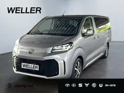 Silber Gebraucht 2024 Toyota Proace Verso Team Kombi | 42.290 € (Fairer Preis)